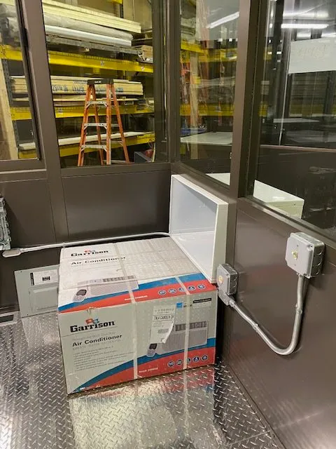 Guard Booth 6 8 - Image 2