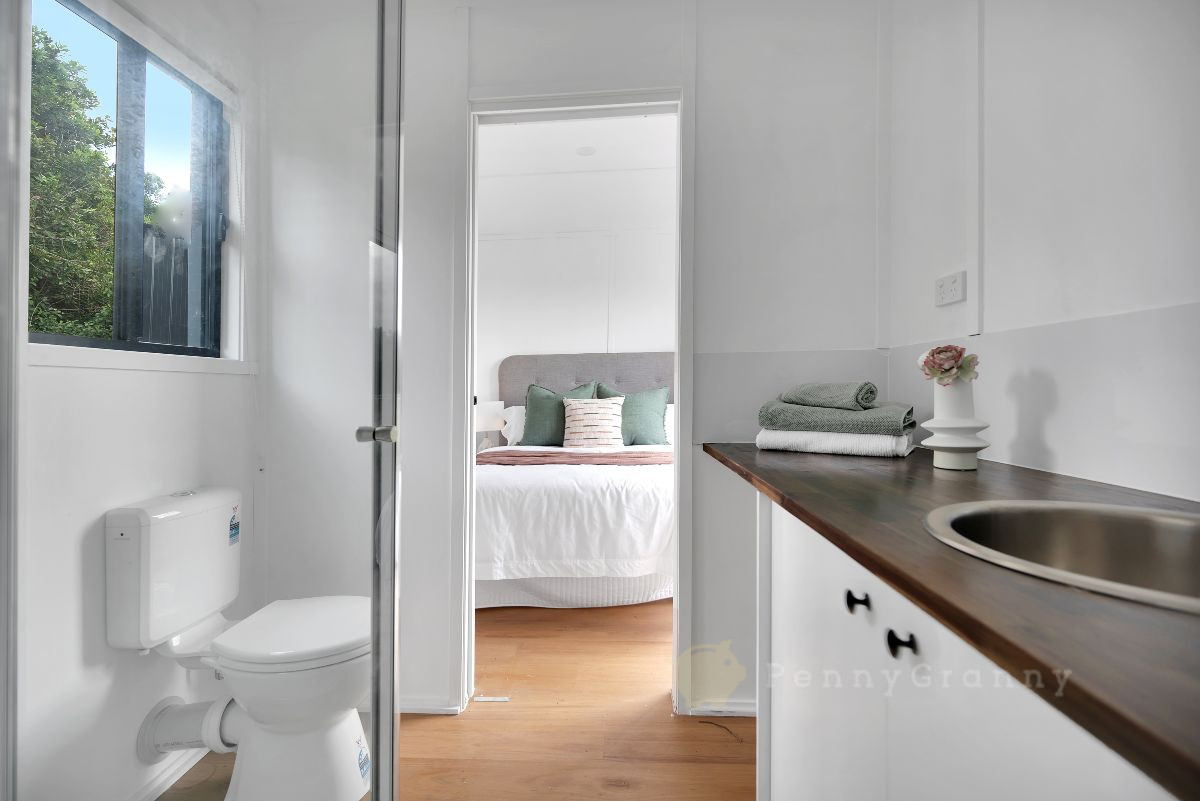 2 Bedroom Refurbished Shipping Container Home - Image 7