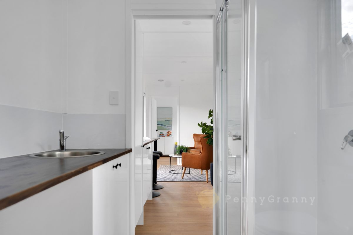 2 Bedroom Refurbished Shipping Container Home - Image 10