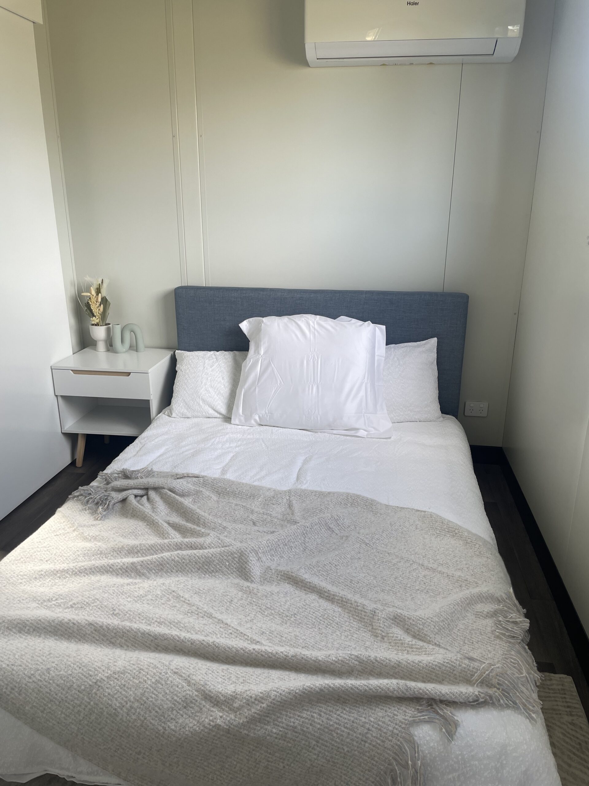 1 Bedroom Portable Cabin with Verandah - Image 4